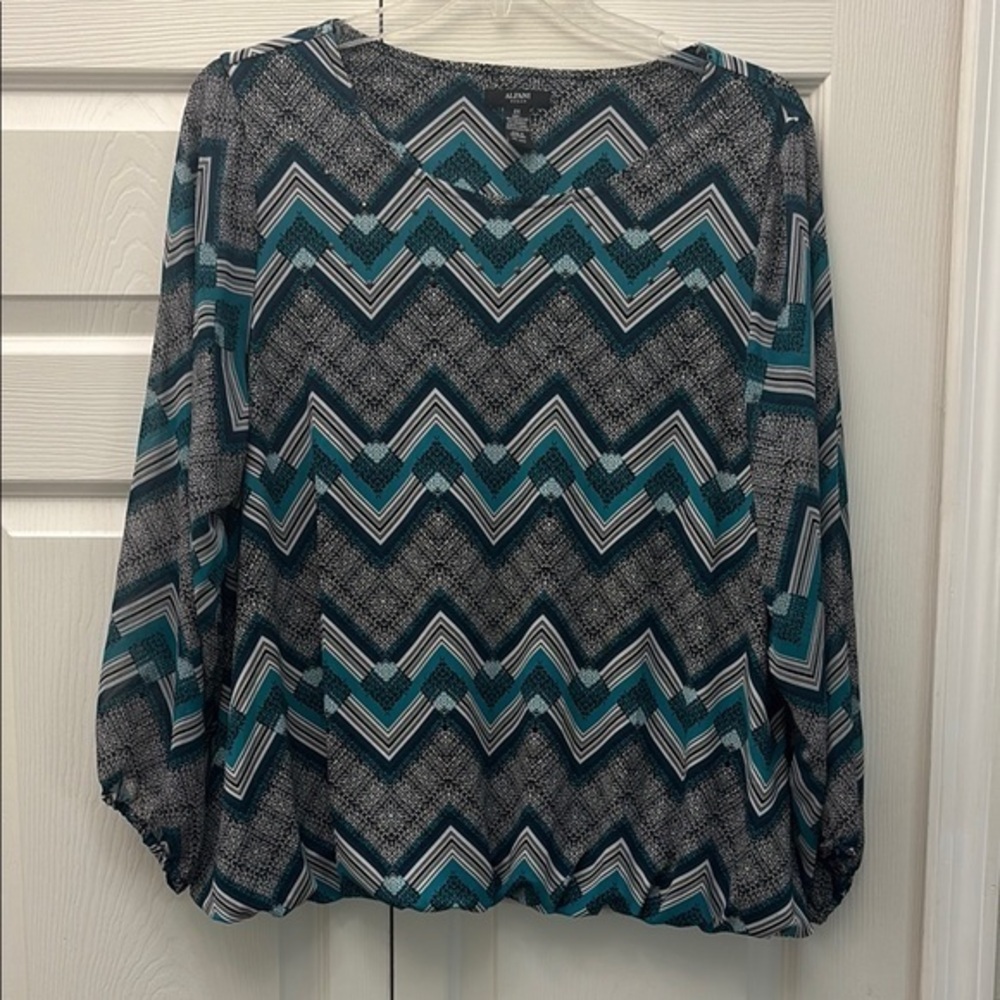 Alfani Blouse Shirt Size Large Blue Green Geometric Print Pullover Rhinestones
